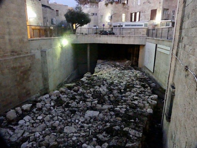 1B410F66-23A0-4725-A5BB-1EE9D8F9C743